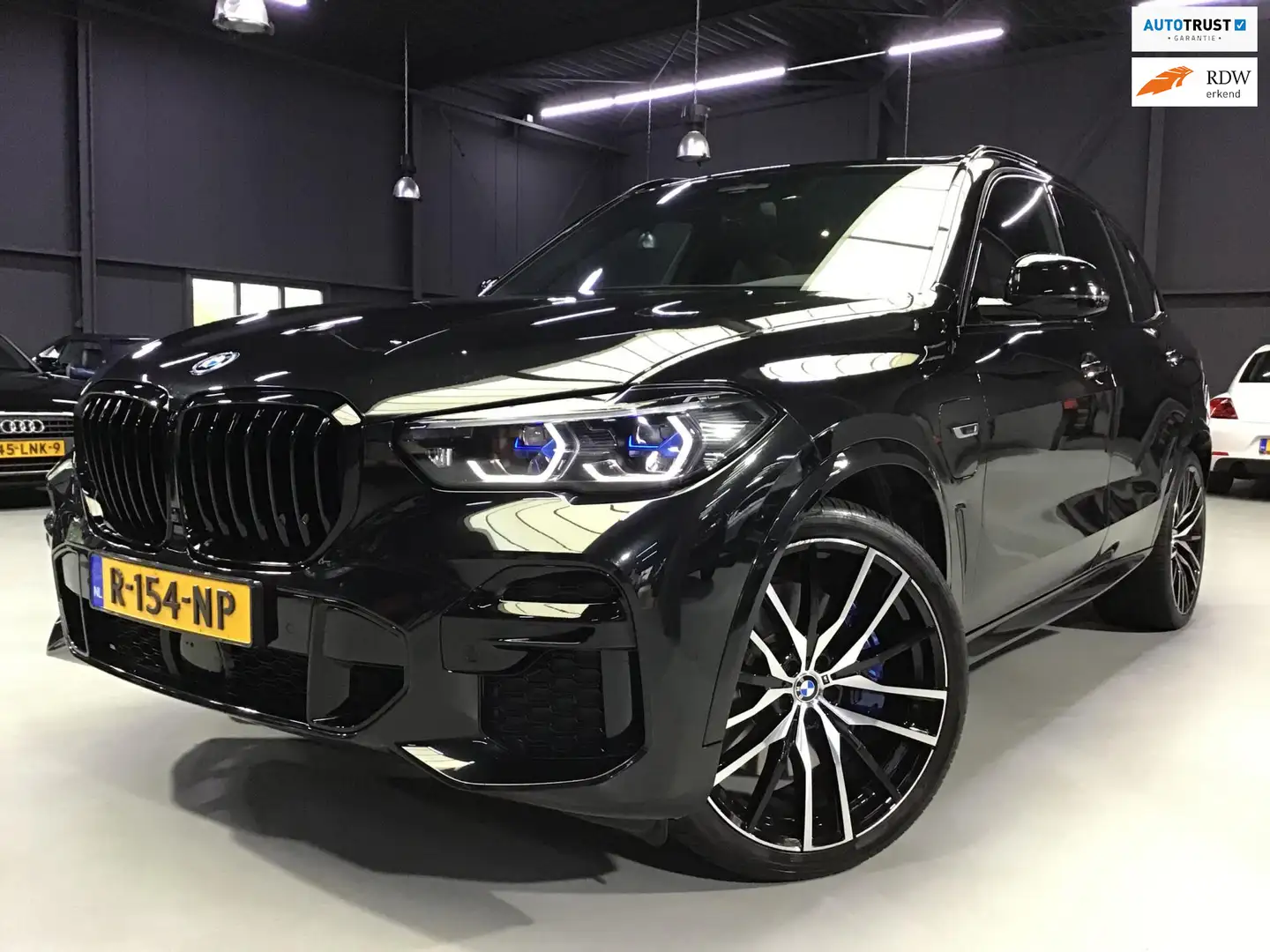 BMW X5 XDrive45e High Executive I M-Sport I Panodak I 22 Zwart - 1