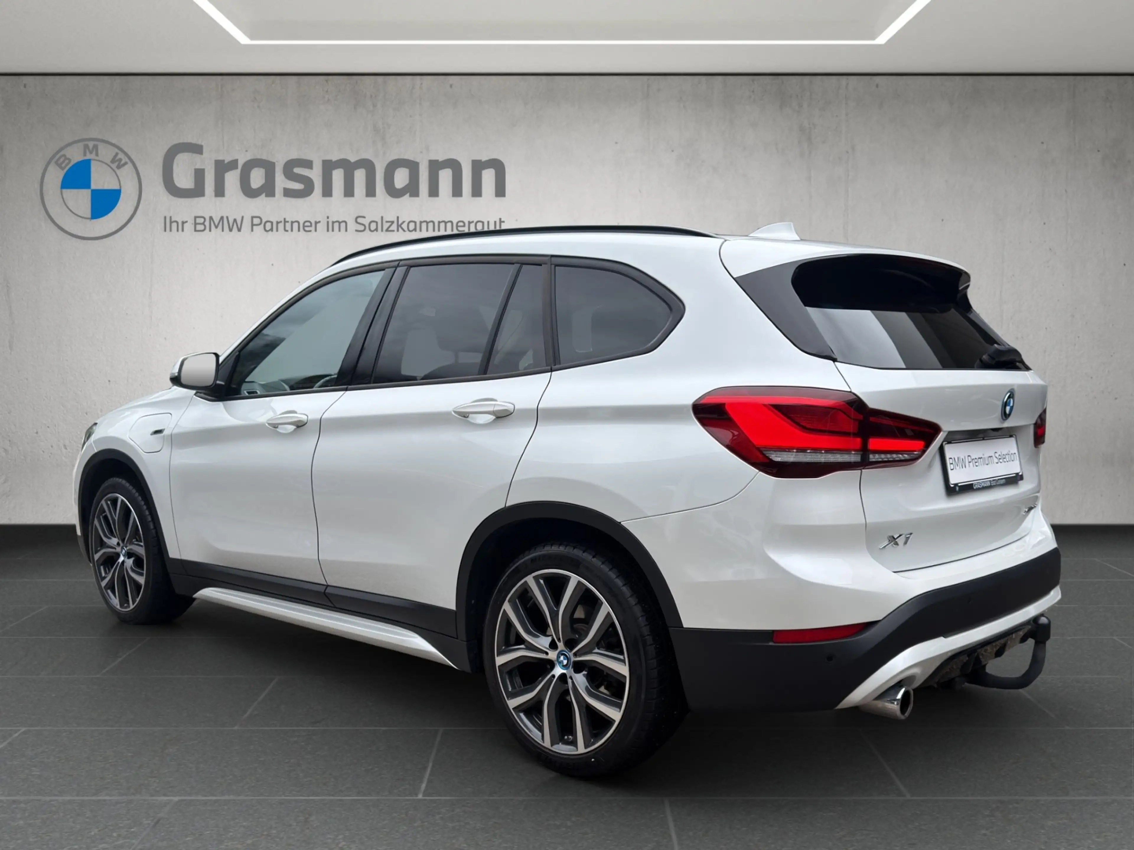 BMW X1 xDrive25e — photo 3