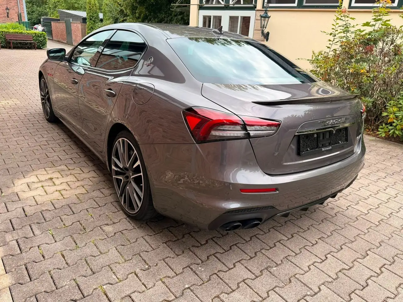 Maserati Ghibli 2021