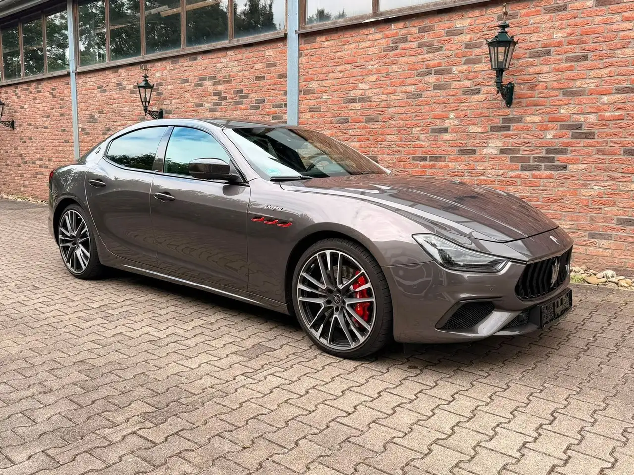 Maserati Ghibli 2021 — фото 11