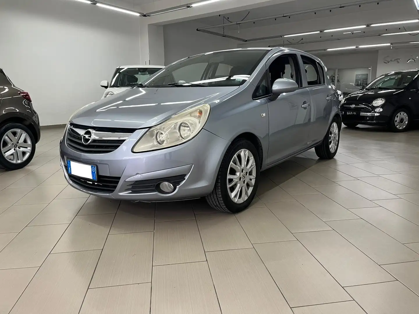 Opel Corsa Corsa IV 2006 5p 1.3 cdti ecoflex Cosmo 75cv Grau - 2