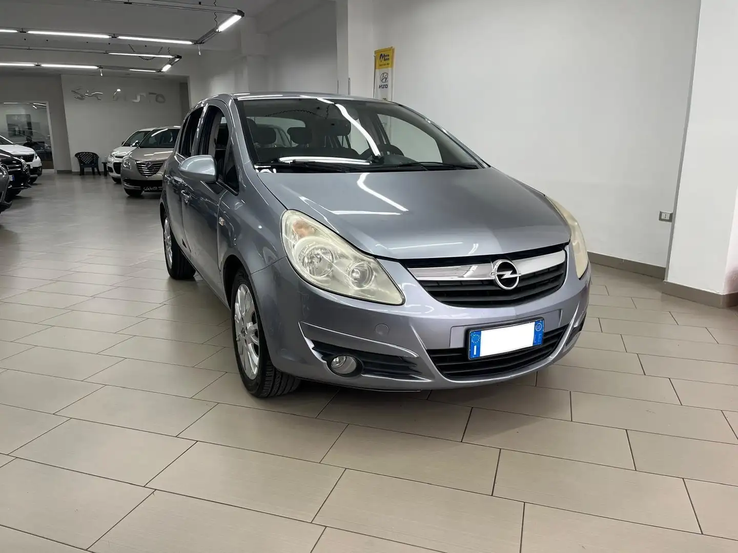 Opel Corsa Corsa IV 2006 5p 1.3 cdti ecoflex Cosmo 75cv Grau - 1