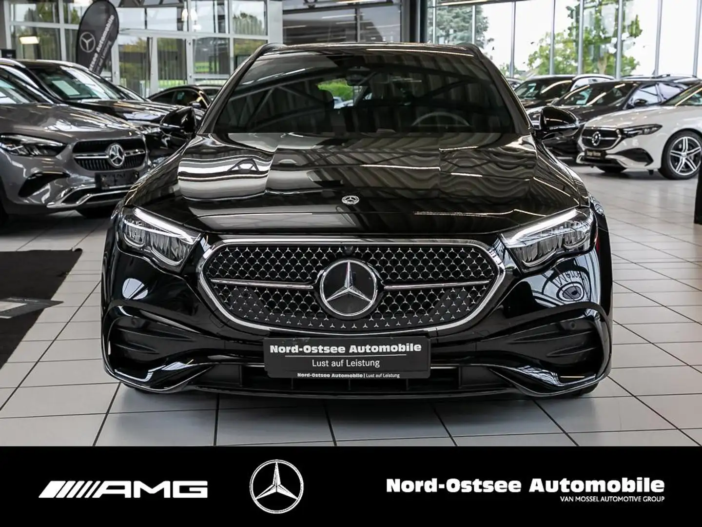 Mercedes-Benz E 200 T AMG ADV NIGHT AHK DISTRO KEYLESS Noir - 2