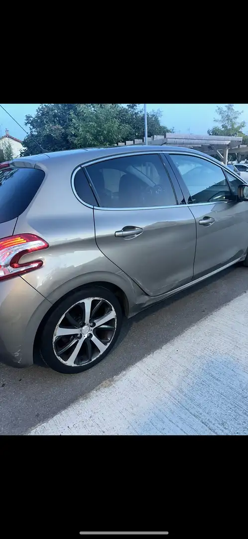 Peugeot 208 1.6 VTi 120ch BVM5 Féline - 2