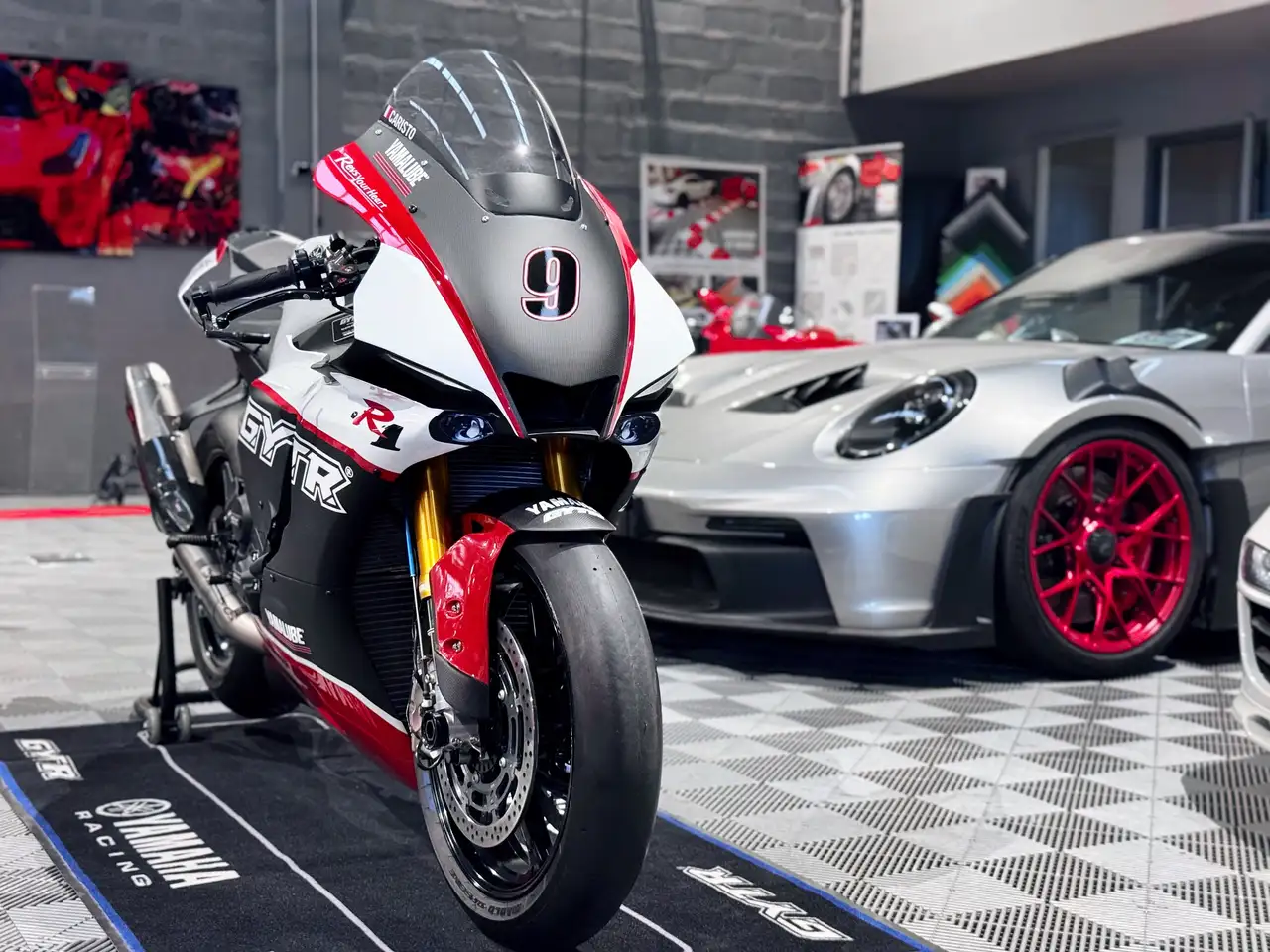 Yamaha YZF-R1