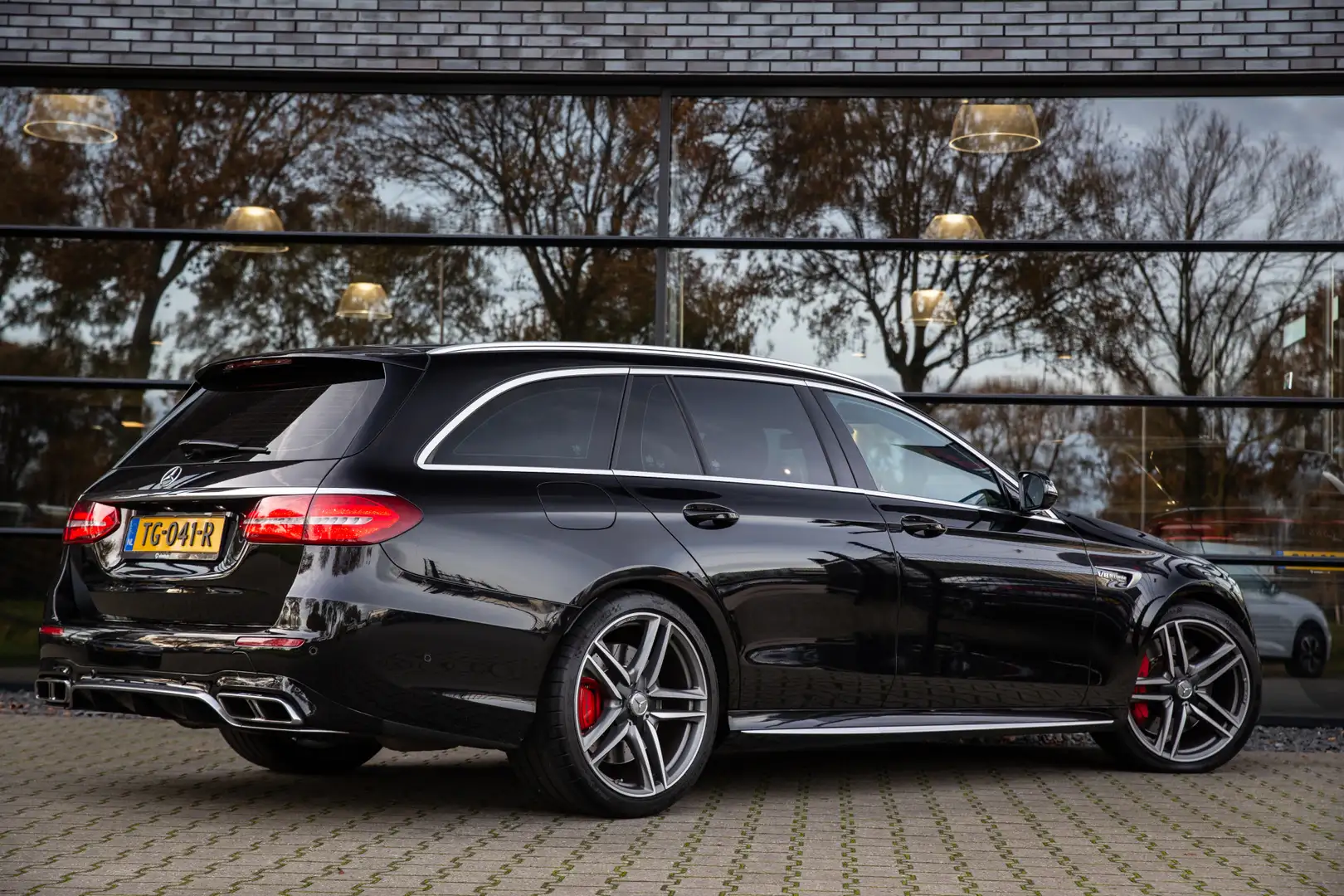 Mercedes-Benz E 63 AMG Estate S 4MATIC Premium Plus 612pk | Panoramadak, Noir - 2