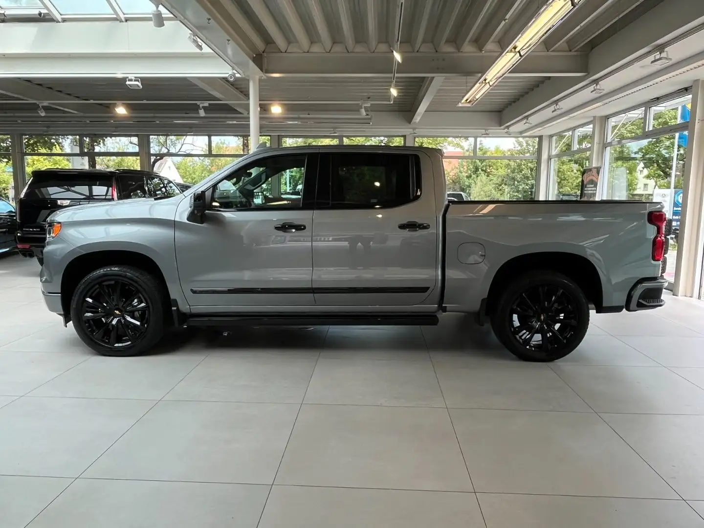Chevrolet Silverado 6.2 V8 High Country Black Package Grigio - 2