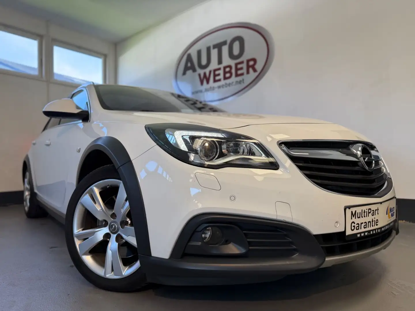 Opel Insignia INSIGNIA A COUNTRY TOURER 4x4*AUT*LEDER*NAVI*XEN Weiß - 1