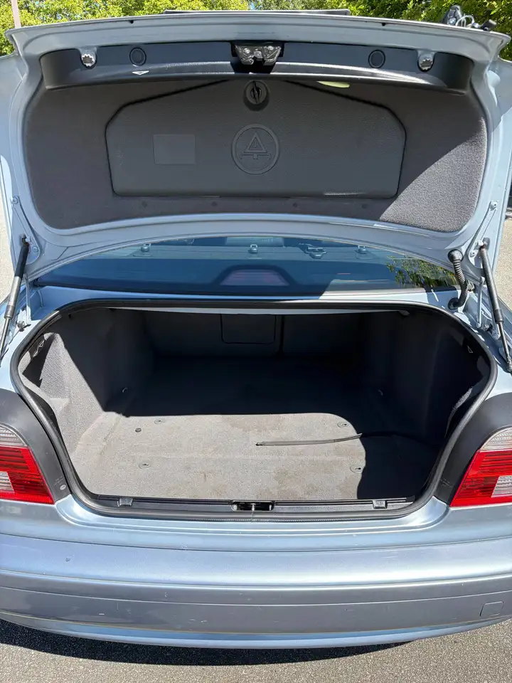 BMW 5 Series photo BMW 5 Series