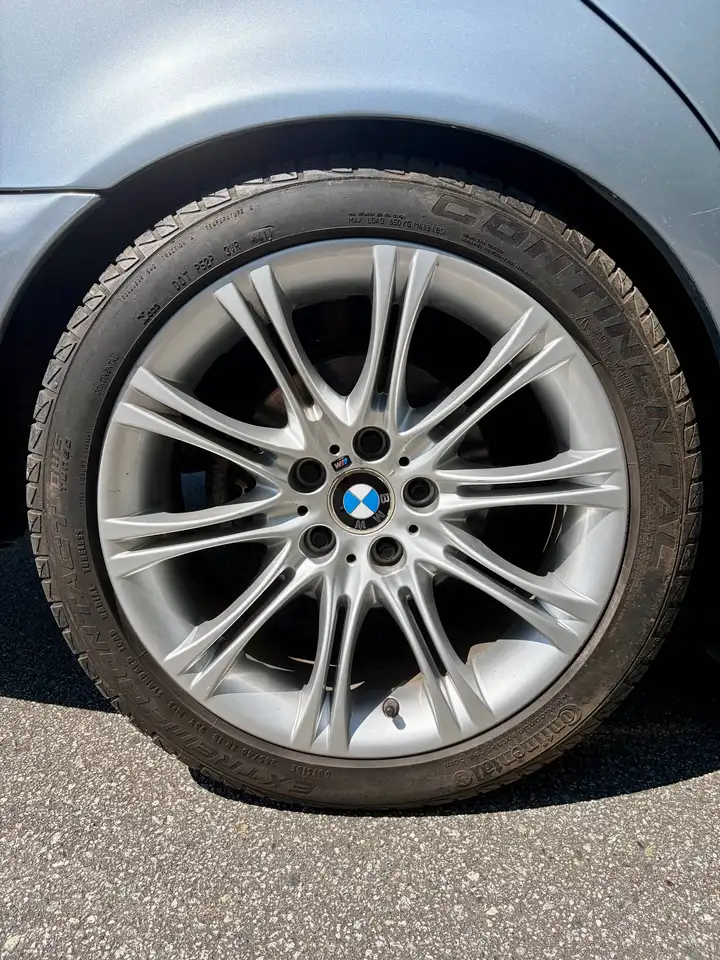 BMW 5 Series photo BMW 5 Series