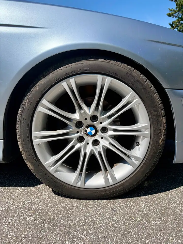 BMW 5 Series photo BMW 5 Series