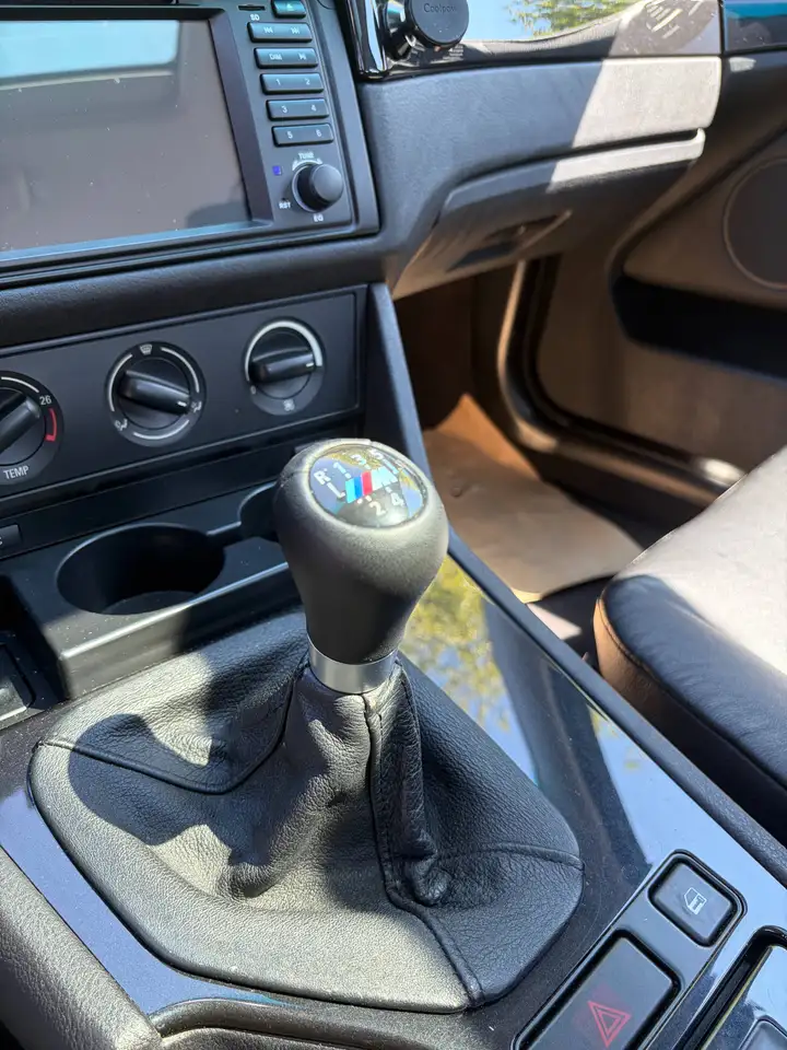 BMW 5 Series photo BMW 5 Series