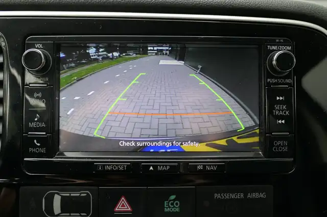 Mitsubishi Outlander view 9