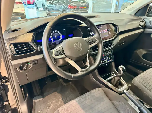 Volkswagen T-Cross view 8