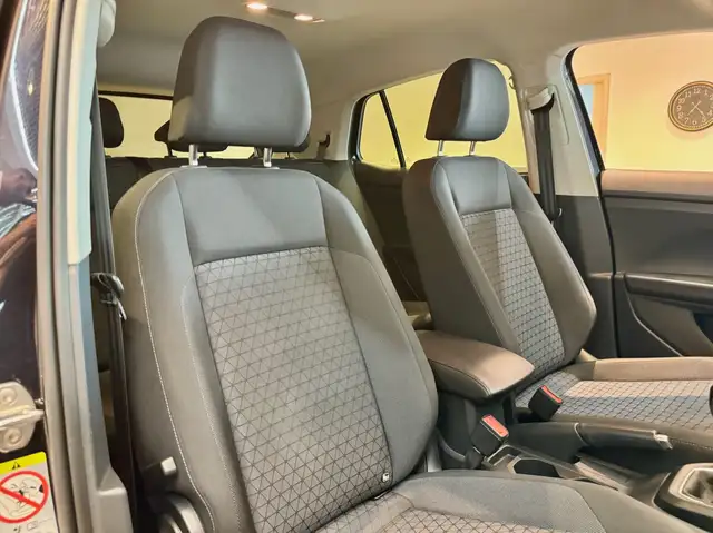 Volkswagen T-Cross view 15