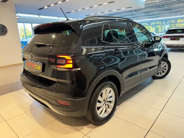 Volkswagen T-Cross view 7