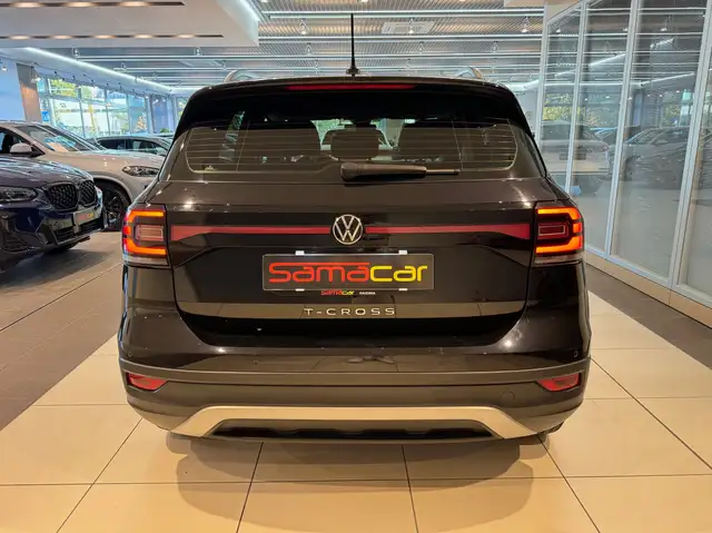 Volkswagen T-Cross view 6