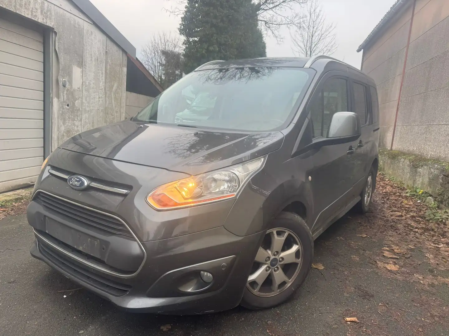 Ford Tourneo Connect 1.6 TDCi Trend Clim gps pano !!! - 2
