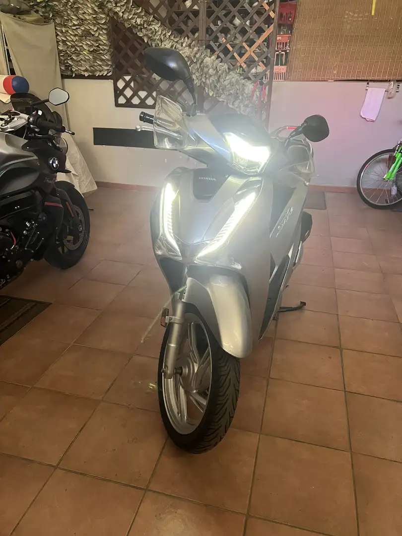 Honda SH 125 allestimento di serie completo - 2