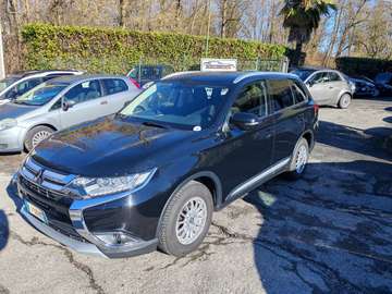 Outlander III 2.2 Intense awd 7posti GANCIO TRAINO
