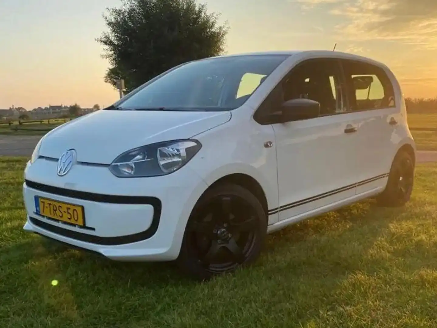Volkswagen up! up! 1.0 take up! BlueM. Blanc - 2