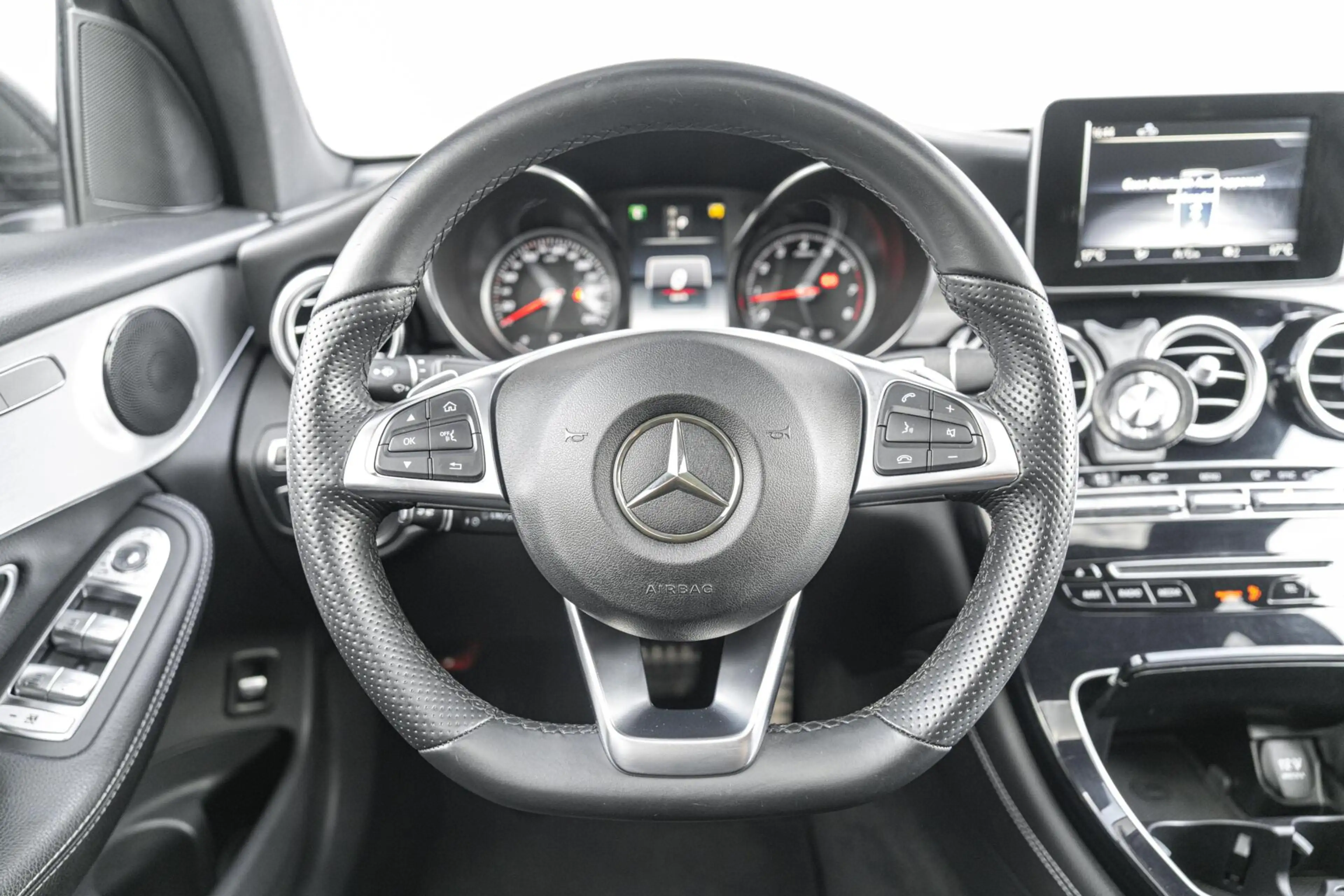 Mercedes-Benz GLC 250 Coupé 4MATIC AMG |Pano|ACC|Camera|LED — photo 29