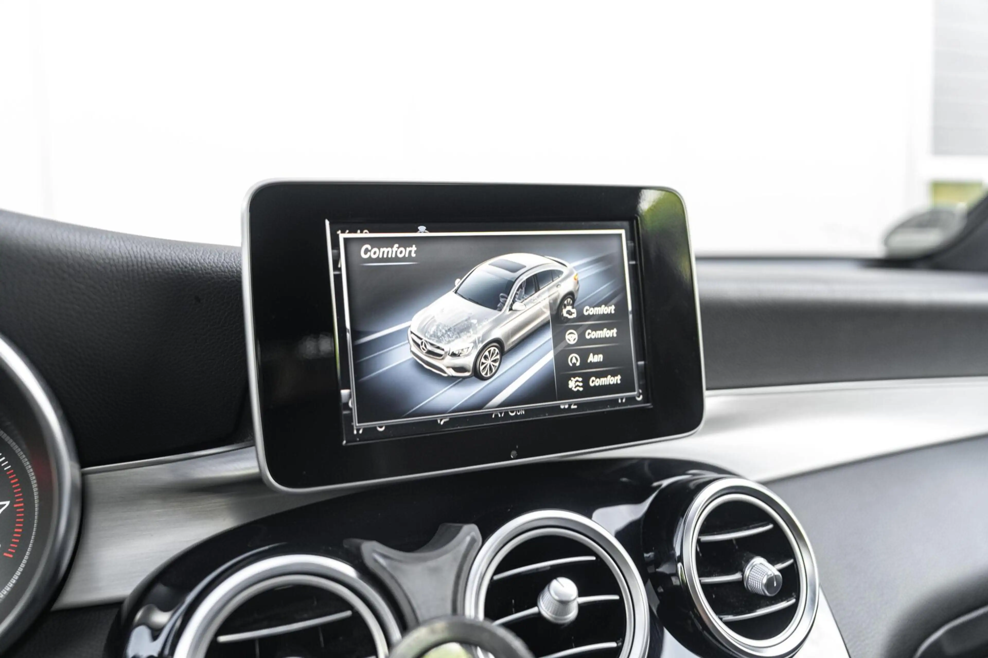 Mercedes-Benz GLC 250 Coupé 4MATIC AMG |Pano|ACC|Camera|LED — photo 46