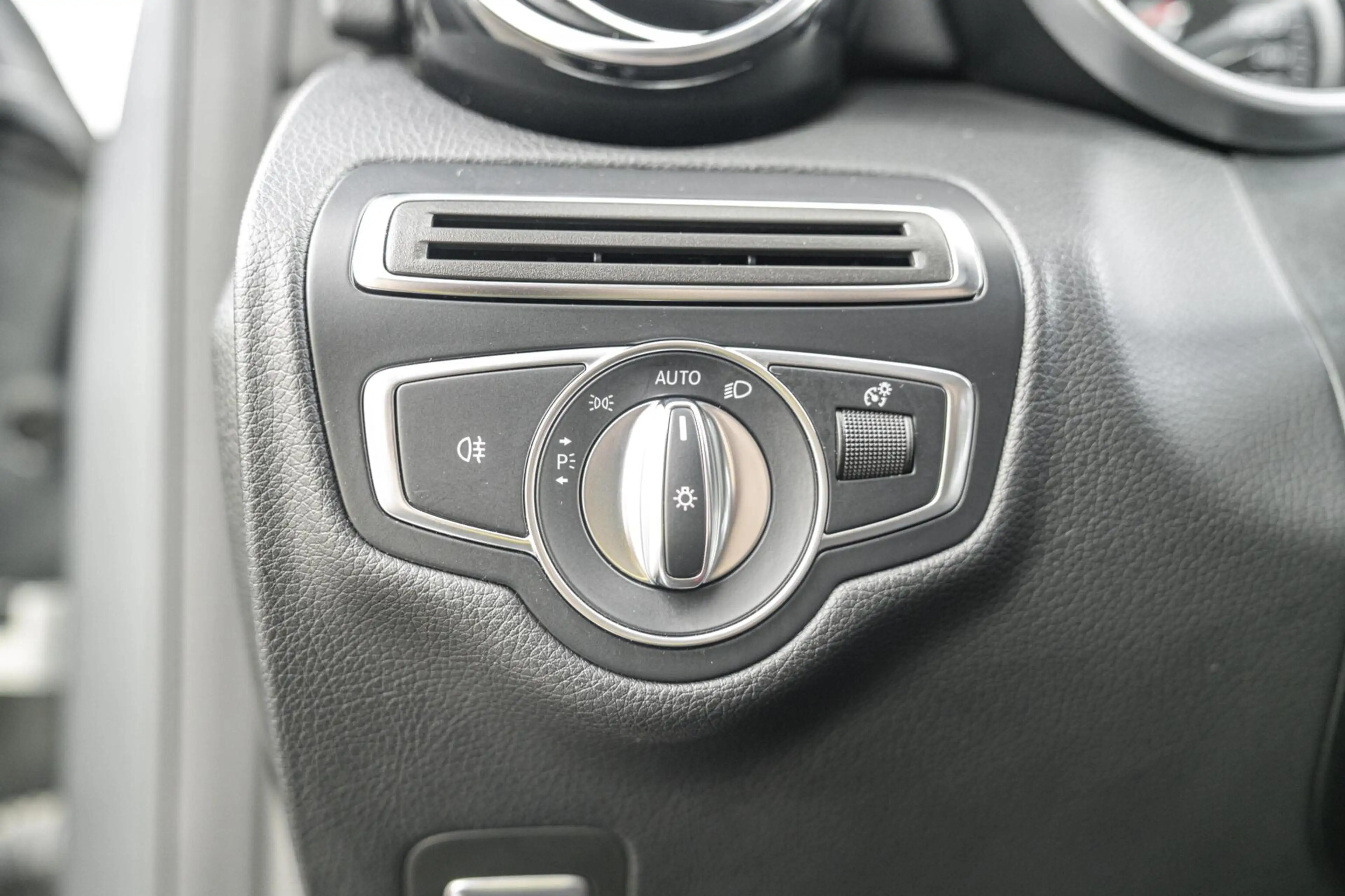 Mercedes-Benz GLC 250 Coupé 4MATIC AMG |Pano|ACC|Camera|LED — photo 41