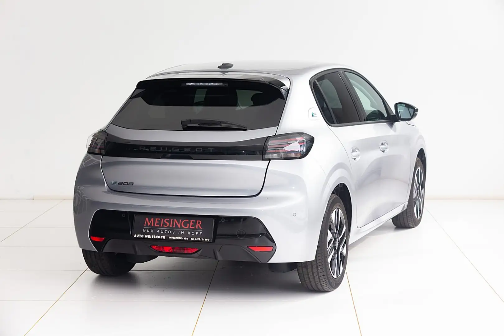 Peugeot e-208 136PS 50kWh E-Style Grau - 2
