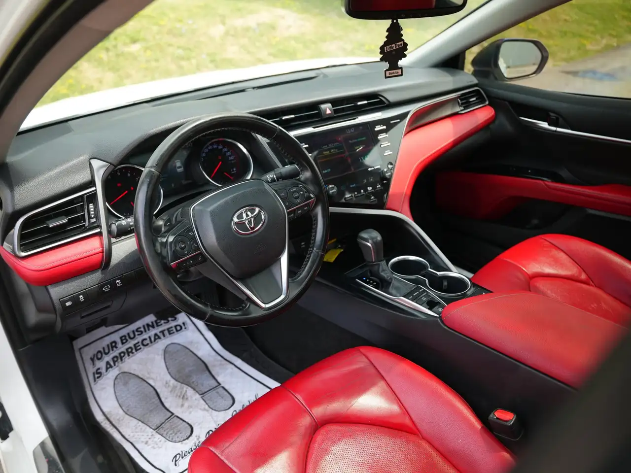 Toyota Camry снимка Toyota Camry