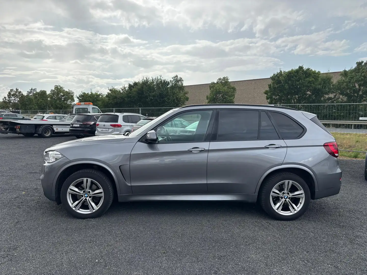 BMW X5 xDrive 30d M-Paket Pano AHK SoftClose Kamera Gris - 2