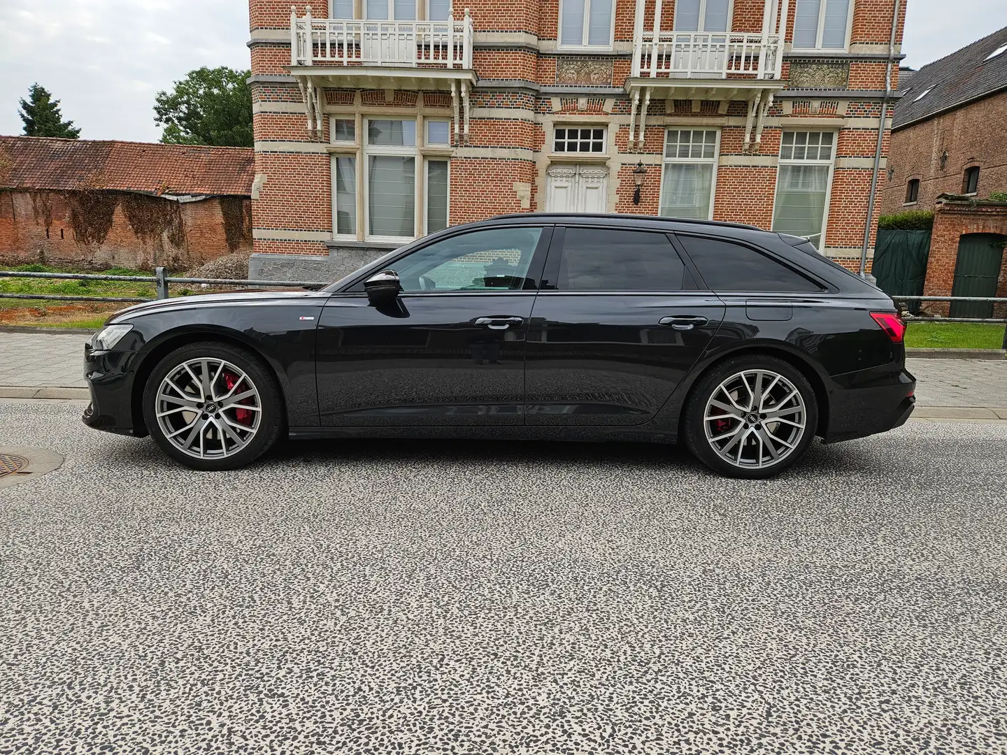 Audi A6 A6 Avant 55 TFSI e quattro S tronic sport Zwart - 1