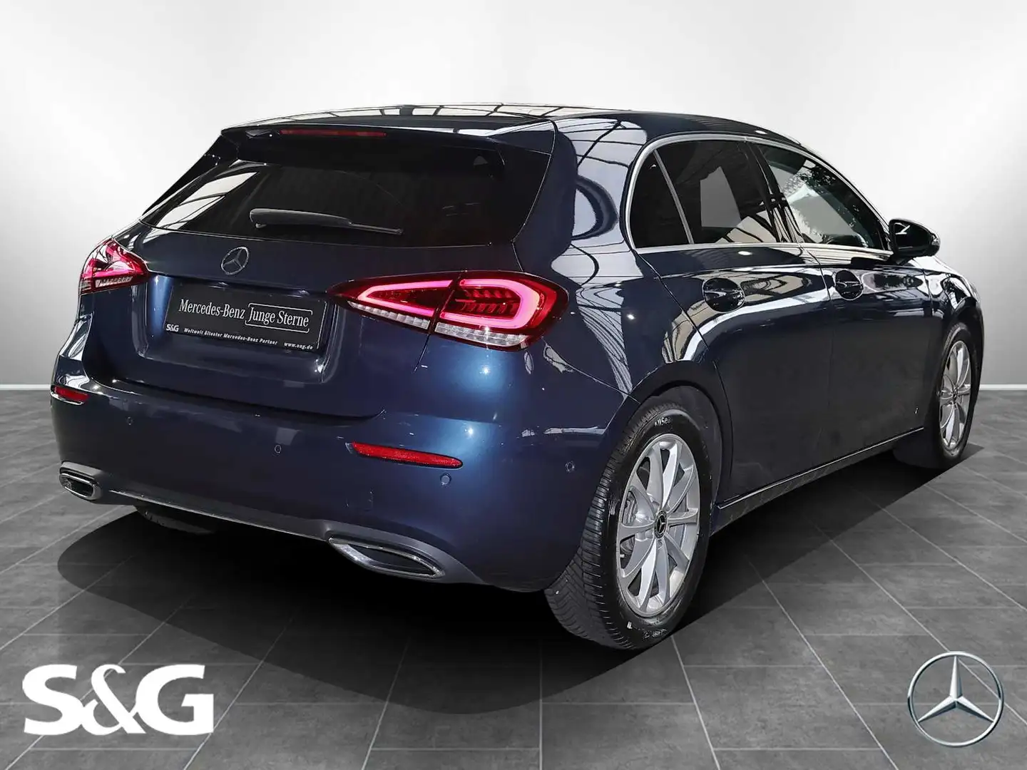 Mercedes-Benz A 200 4M TOTWINKEL+360°+MEMORY+HEADUP+LED+17" Blau - 2