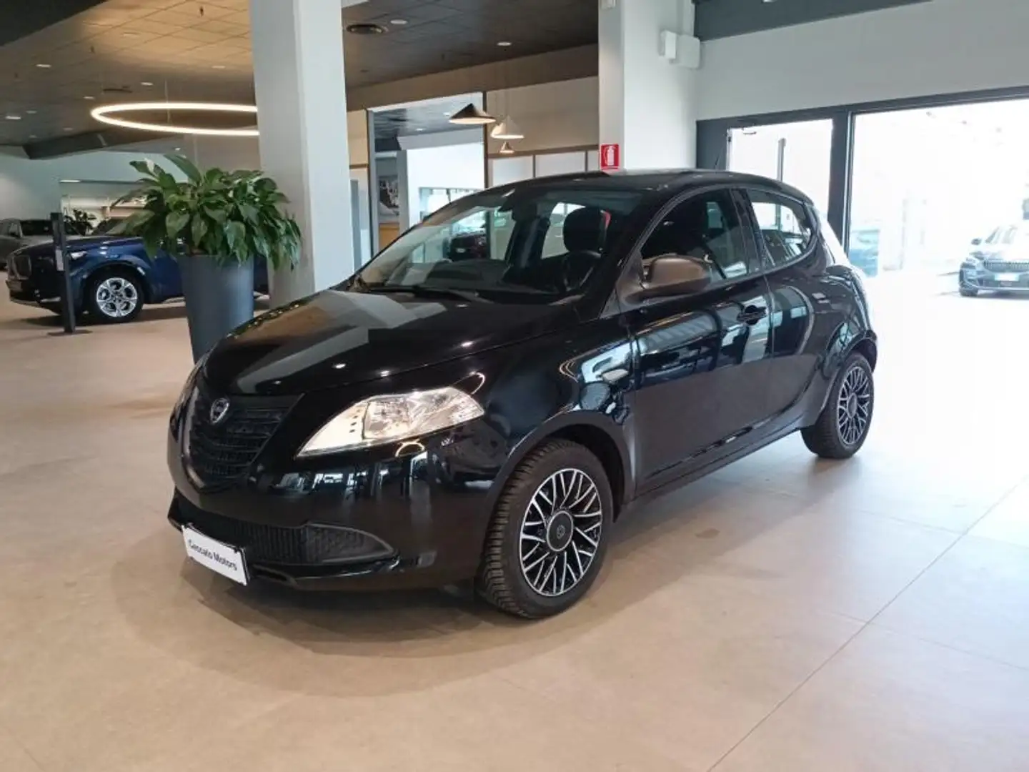 Lancia Ypsilon 1.2 8v S MomoDesign ecochic Gpl 69cv E6 Nero - 1