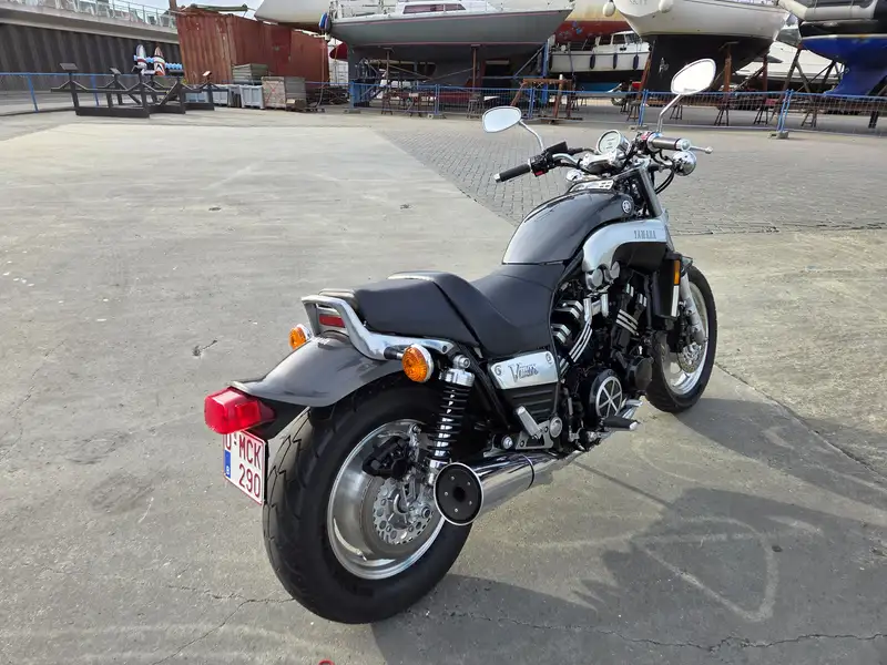 Yamaha Vmax - foto 3