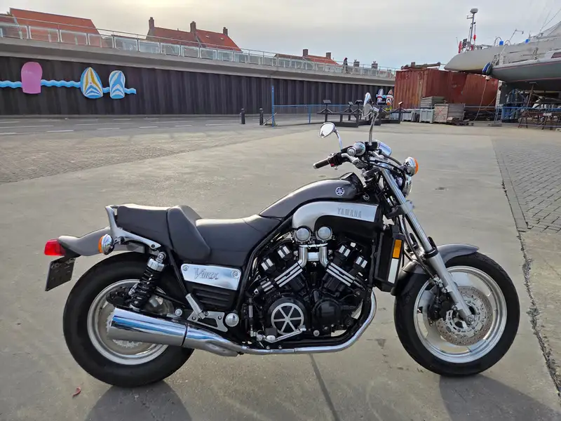 Yamaha Vmax - foto 4