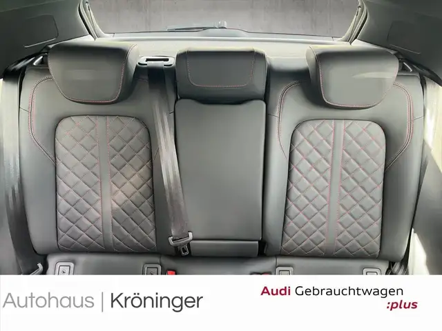 Audi Q2 view 10