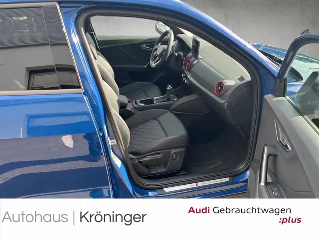 Audi Q2 view 9