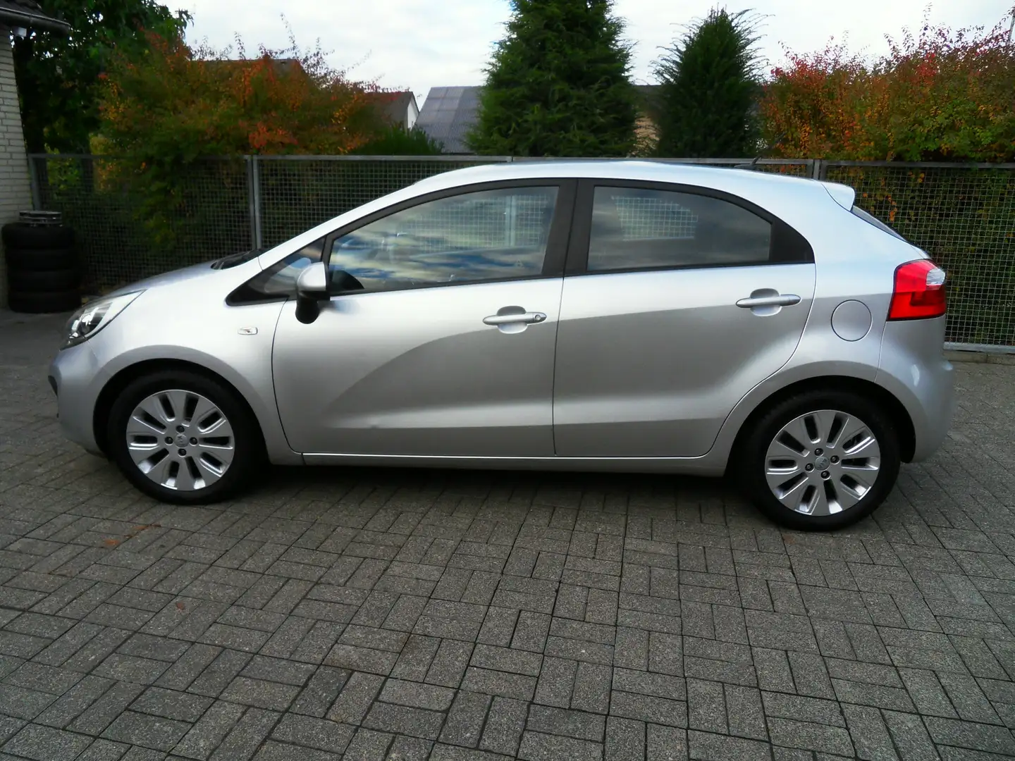 Kia Rio Edition 7-2.Hd.-Sitzheiz.-Klima-Rückf.Kam.-ALU Grau - 1