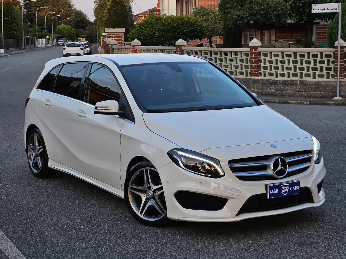 Mercedes-Benz B 200 d (cdi) Premium auto Bianco - 1