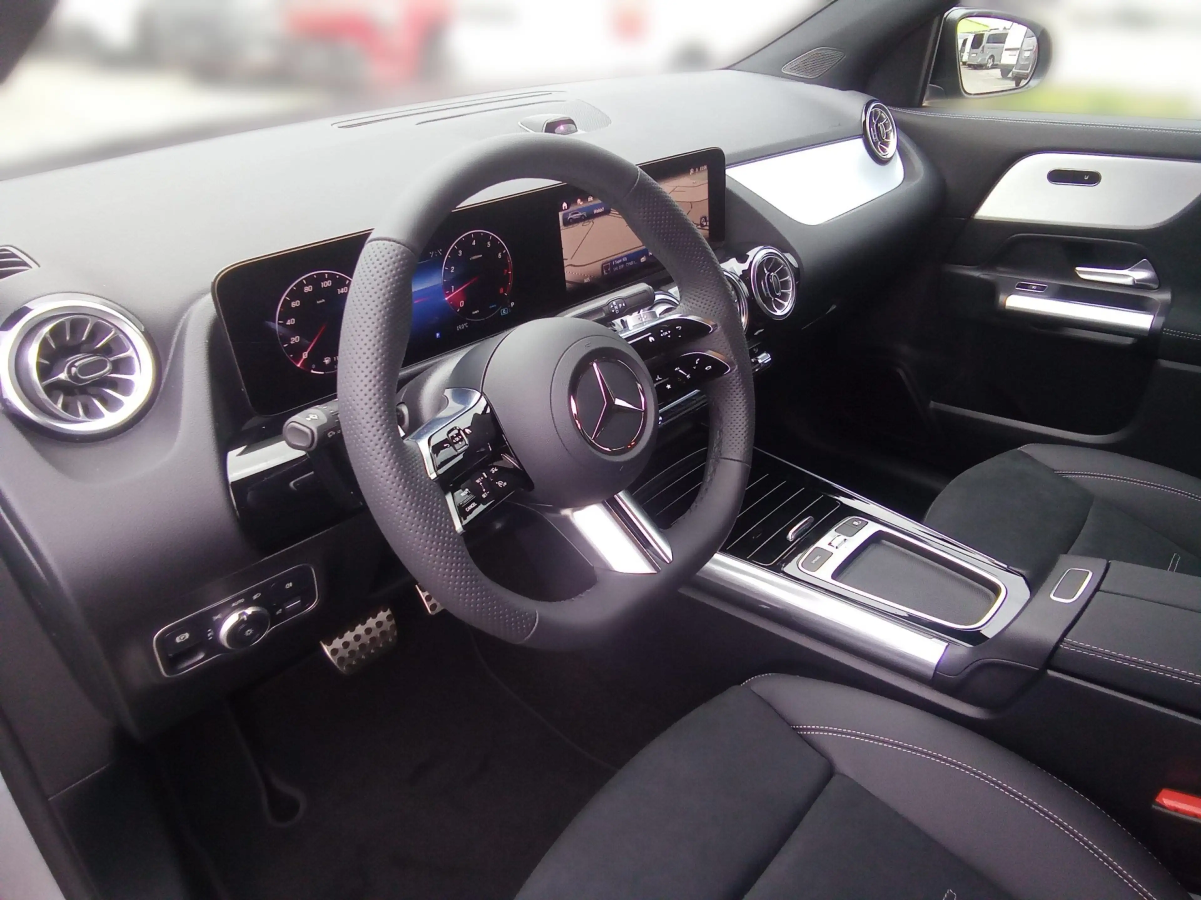 Mercedes-Benz GLA 180 Ö-Edition AMG-Line , AHV — photo 12