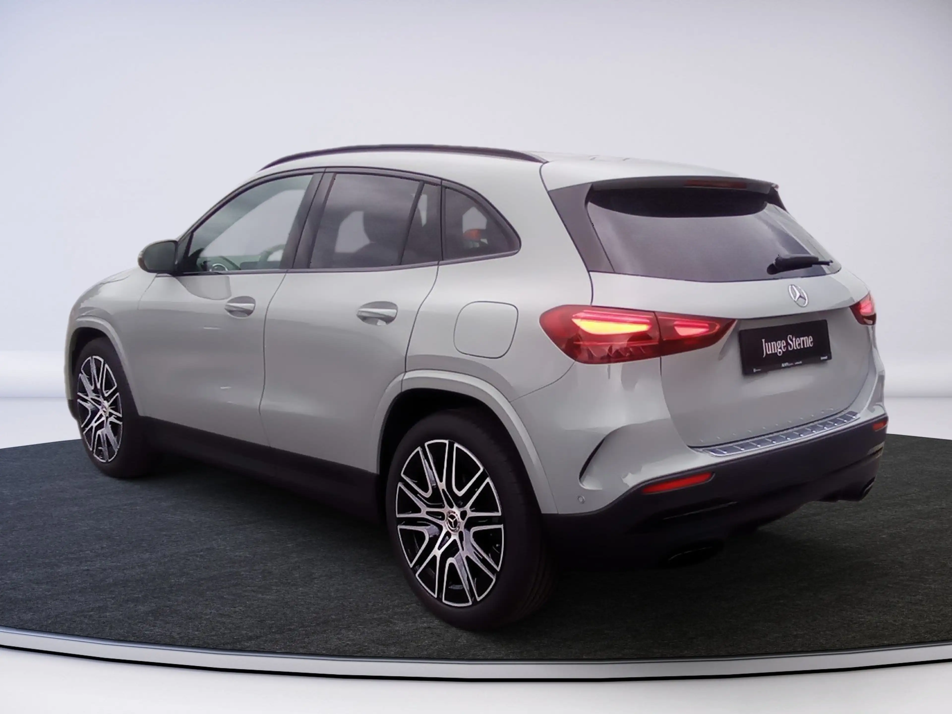 Mercedes-Benz GLA 180 Ö-Edition AMG-Line , AHV — photo 5