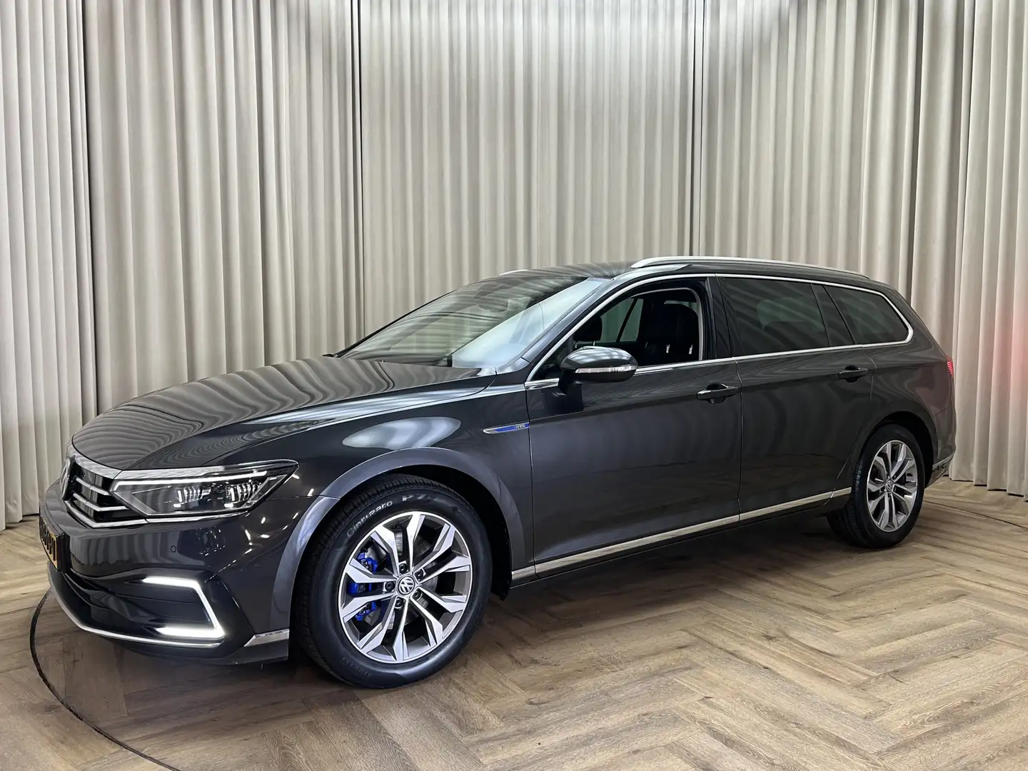 Volkswagen Passat Variant 1.4 TSI PHEV GTE *Massage* Virtual, Leder/Alcantar Grijs - 2
