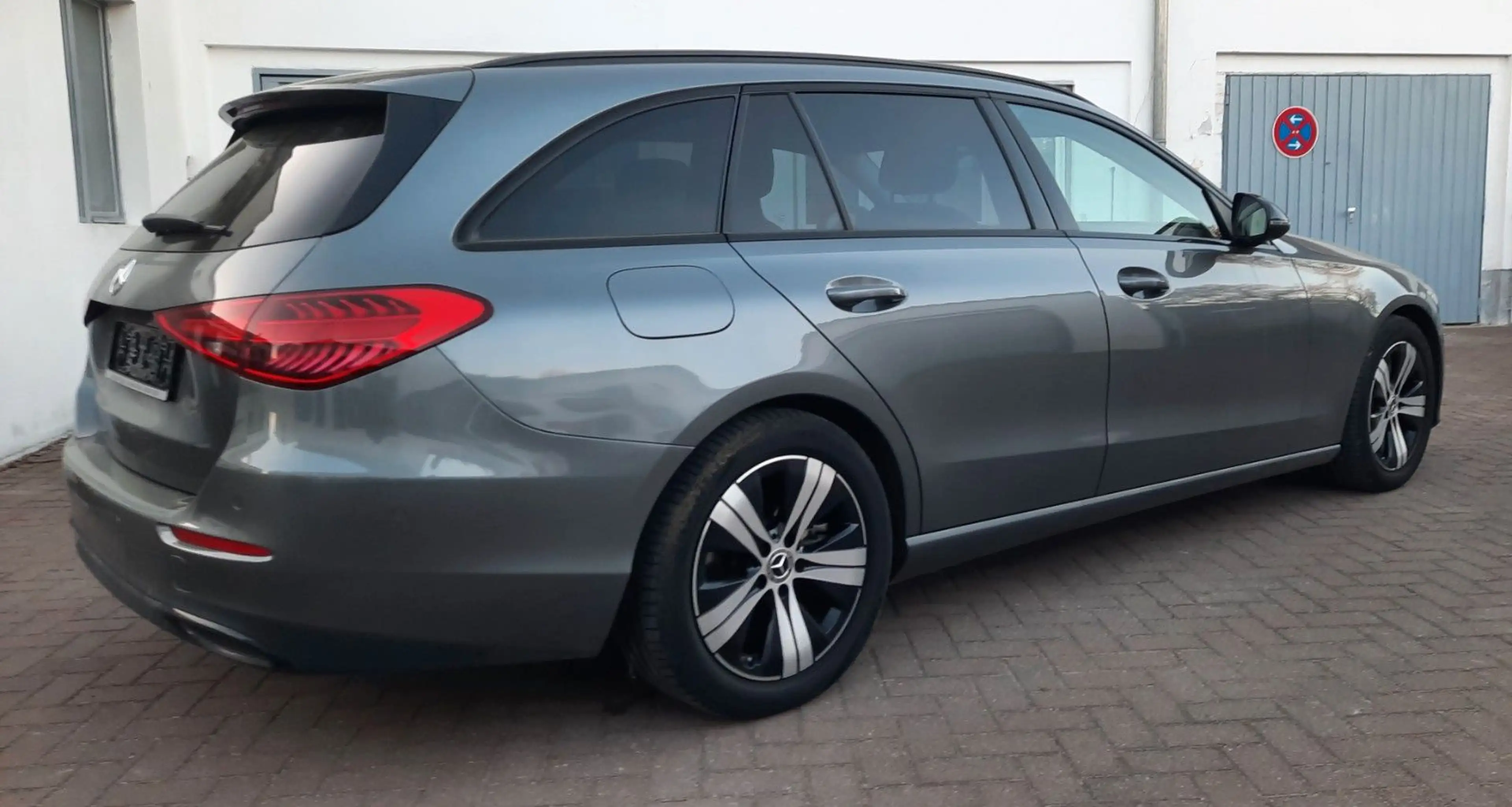 Mercedes-Benz C 200 T d / 9G Tronic/MBUX Navi/1 Hand/Kamera — photo 11