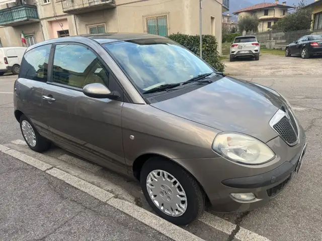 Lancia Ypsilon 1.2 16V Platino
