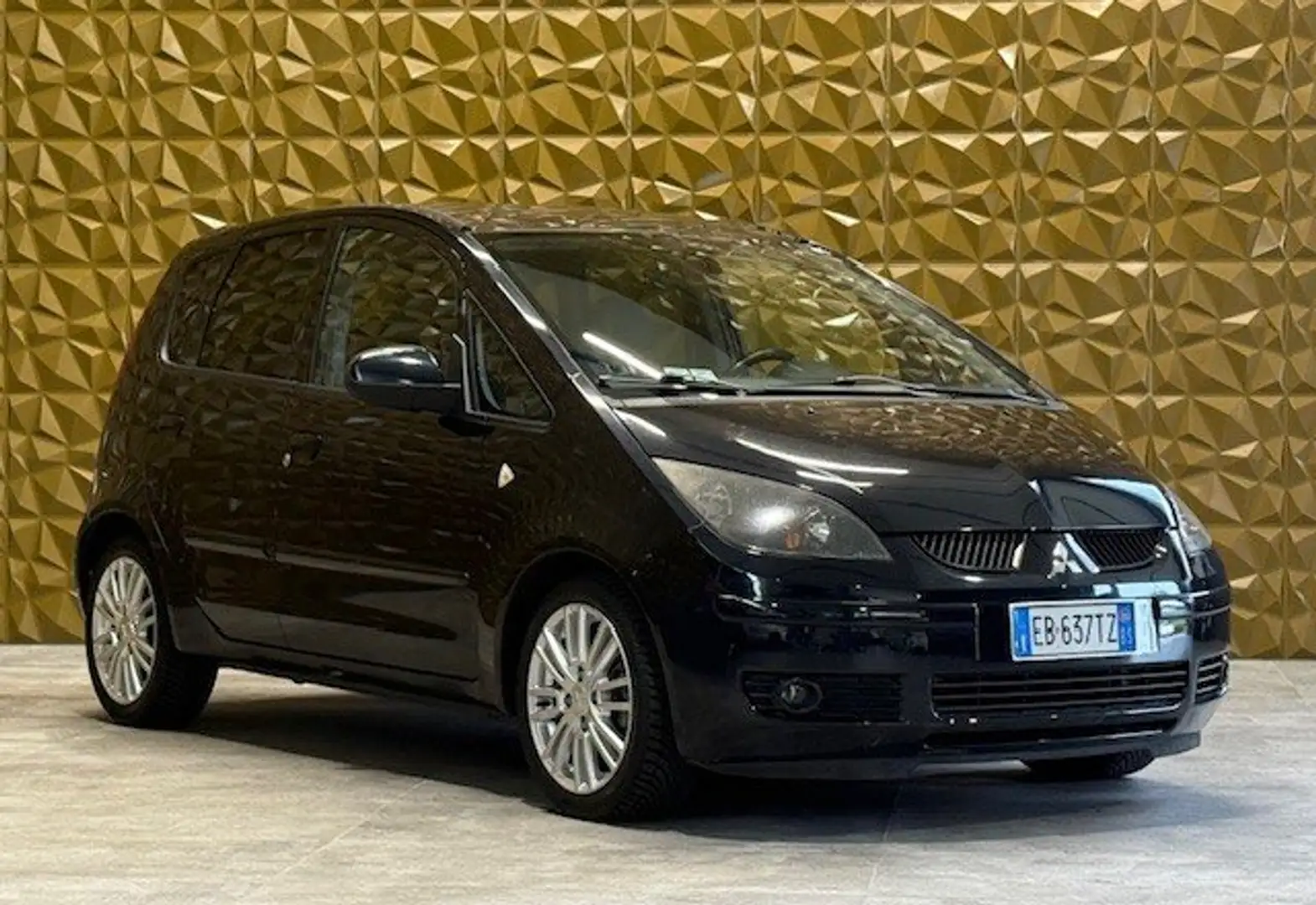 Mitsubishi Colt Colt 5p 1.1 Invite Gpl Nero - 2