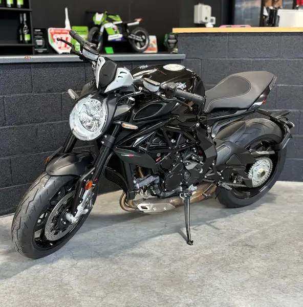 MV Agusta Dragster - foto 5