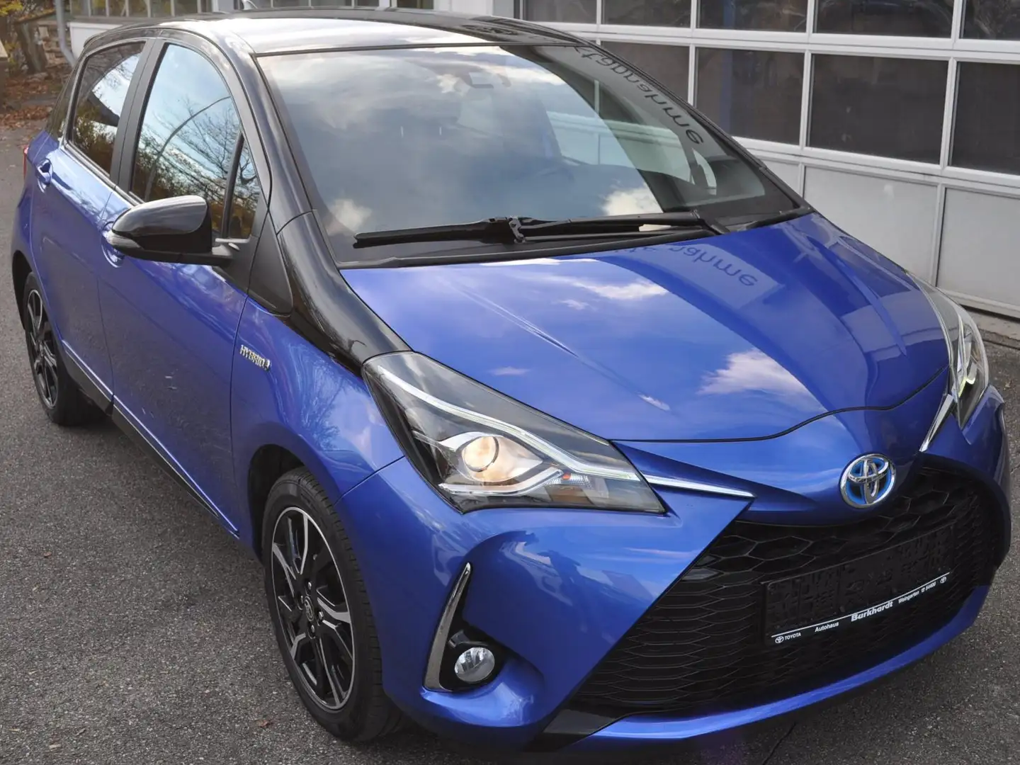 Toyota Yaris Hybrid Style Selection Blau - 2