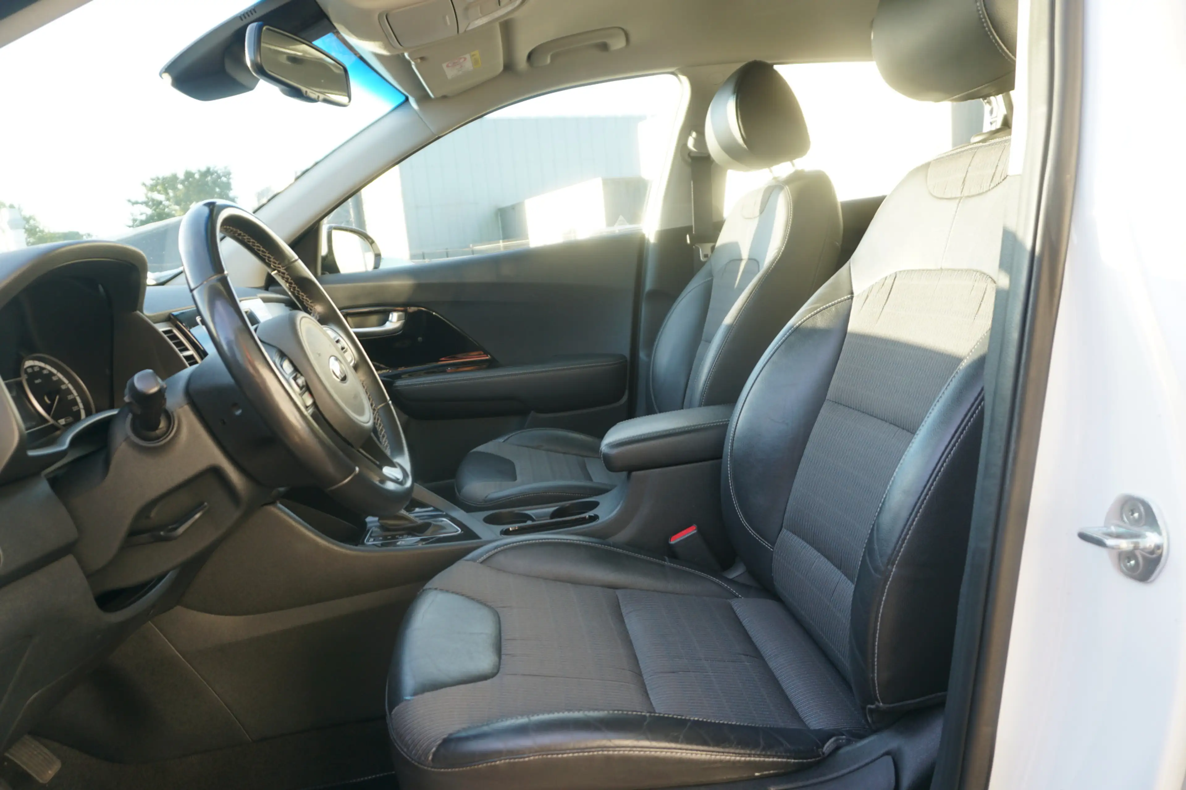 Kia Niro 1.6 GDi Hybrid DynamicLine | CAMERA | TREKHAAK | W — photo 5