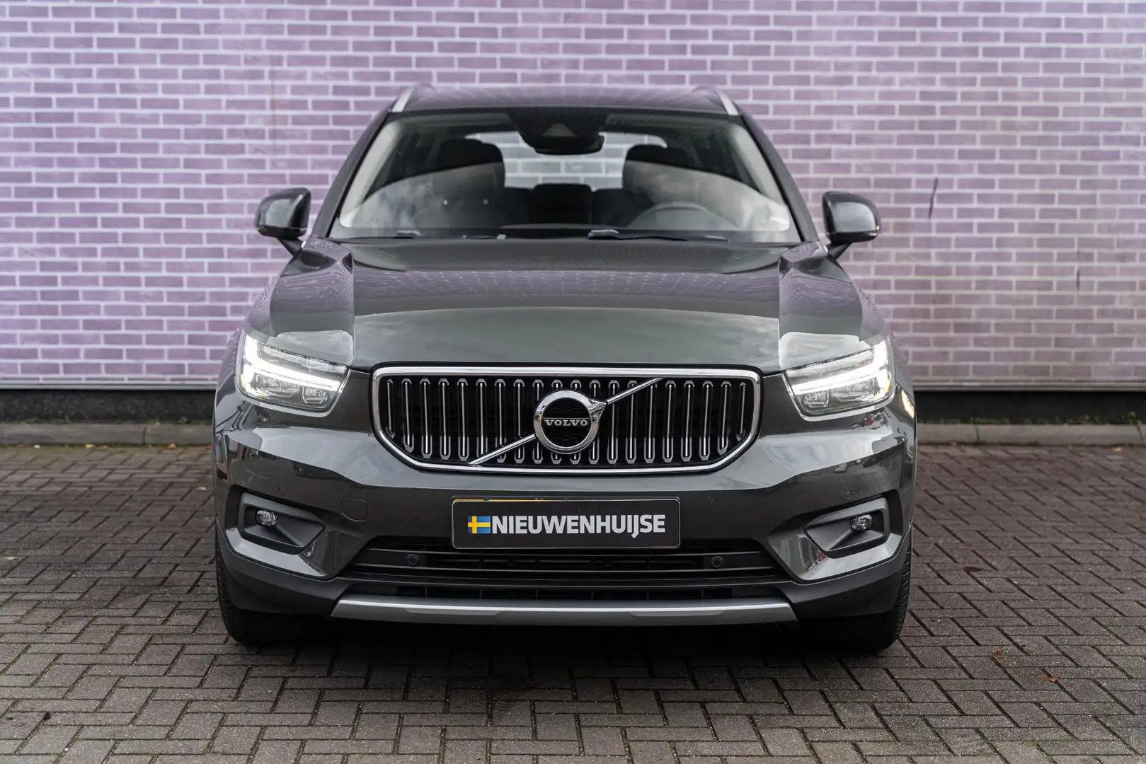 Volvo XC40 2.0 T4 Inscription | Stoel-/Stuurverwarming | Park Gris - 2